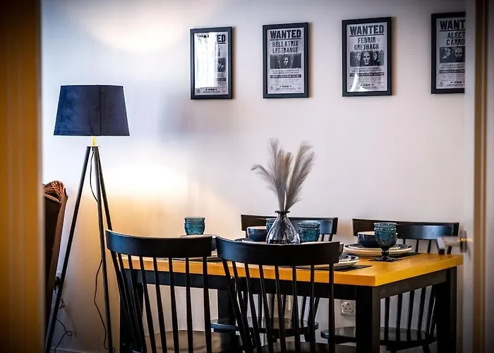 Magical - 2Bed Apartment- City Centre-Free Parking